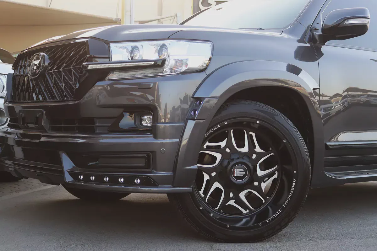 Toyota Land Cruiser VXR 2018 5.7 GCC Specs-8-8