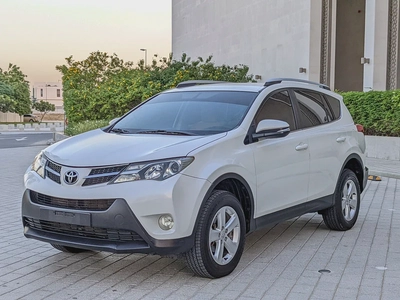 Toyota RAV4 GCC 2014 Prestine Condition Mid Option With Navigation Low KM Perfect Family SUV-0