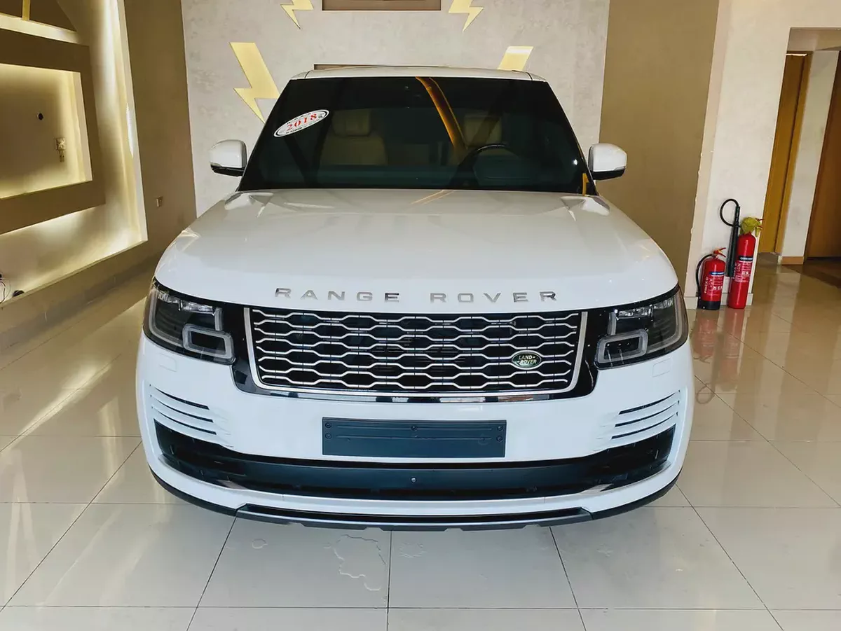 2018 Land Rover Range Rover Vogue | GCC Specs | V8 Excellent Condition-3-3