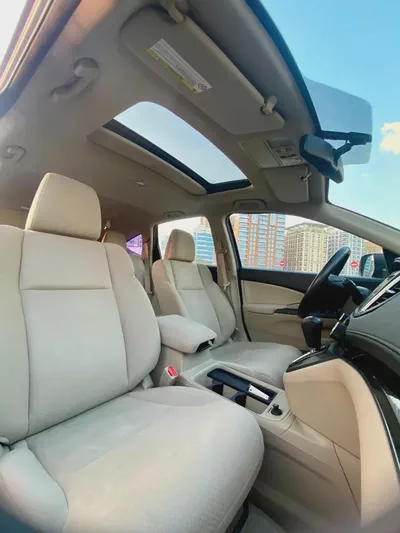 Very Low mileage HONDA CR-V agency serviced ||Gcc  ||Accident free || full option-12