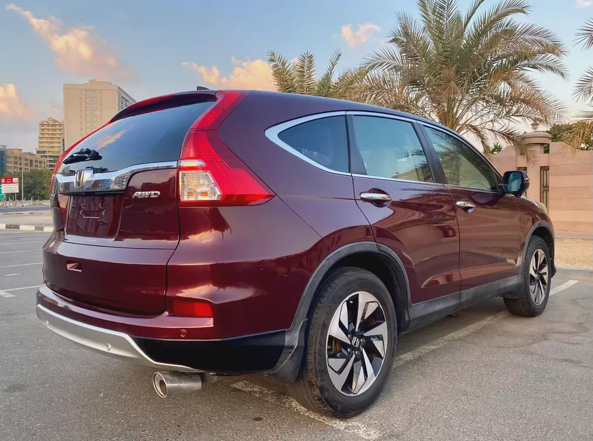 Very Low mileage HONDA CR-V agency serviced ||Gcc  ||Accident free || full option-9-9