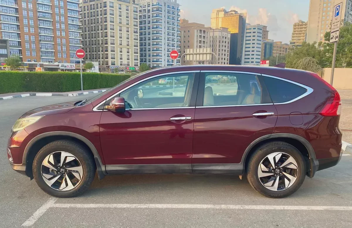 Very Low mileage HONDA CR-V agency serviced ||Gcc  ||Accident free || full option-7-7