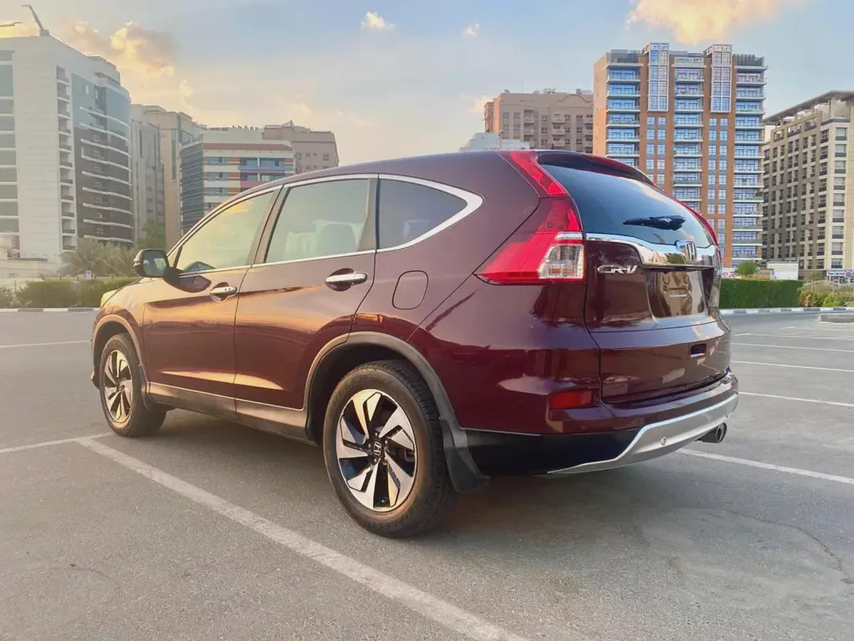 Very Low mileage HONDA CR-V agency serviced ||Gcc  ||Accident free || full option-8-8