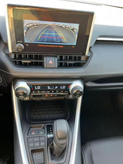 Toyota RAV4 XLE 2025 Toyota Rav4 Full Option 2.5L V4 - Rear Camera - Leather Seat - AWD 4x4 - Push Start-17