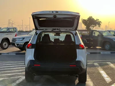 Toyota RAV4 XLE 2025 Toyota Rav4 Full Option 2.5L V4 - Rear Camera - Leather Seat - AWD 4x4 - Push Start-6