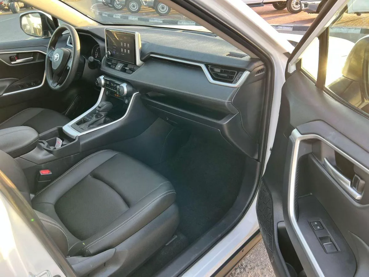 Toyota RAV4 XLE 2025 Toyota Rav4 Full Option 2.5L V4 - Rear Camera - Leather Seat - AWD 4x4 - Push Start-12-0