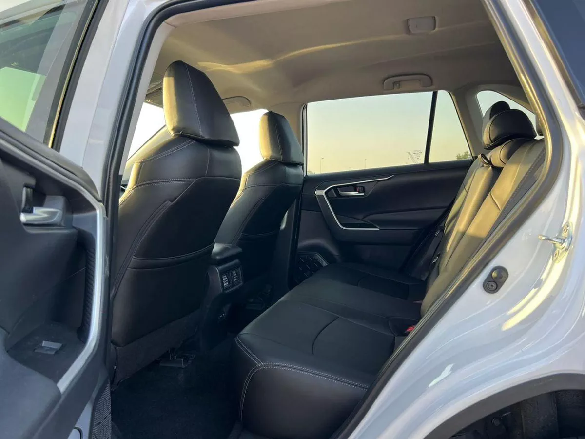 Toyota RAV4 XLE 2025 Toyota Rav4 Full Option 2.5L V4 - Rear Camera - Leather Seat - AWD 4x4 - Push Start-15-0