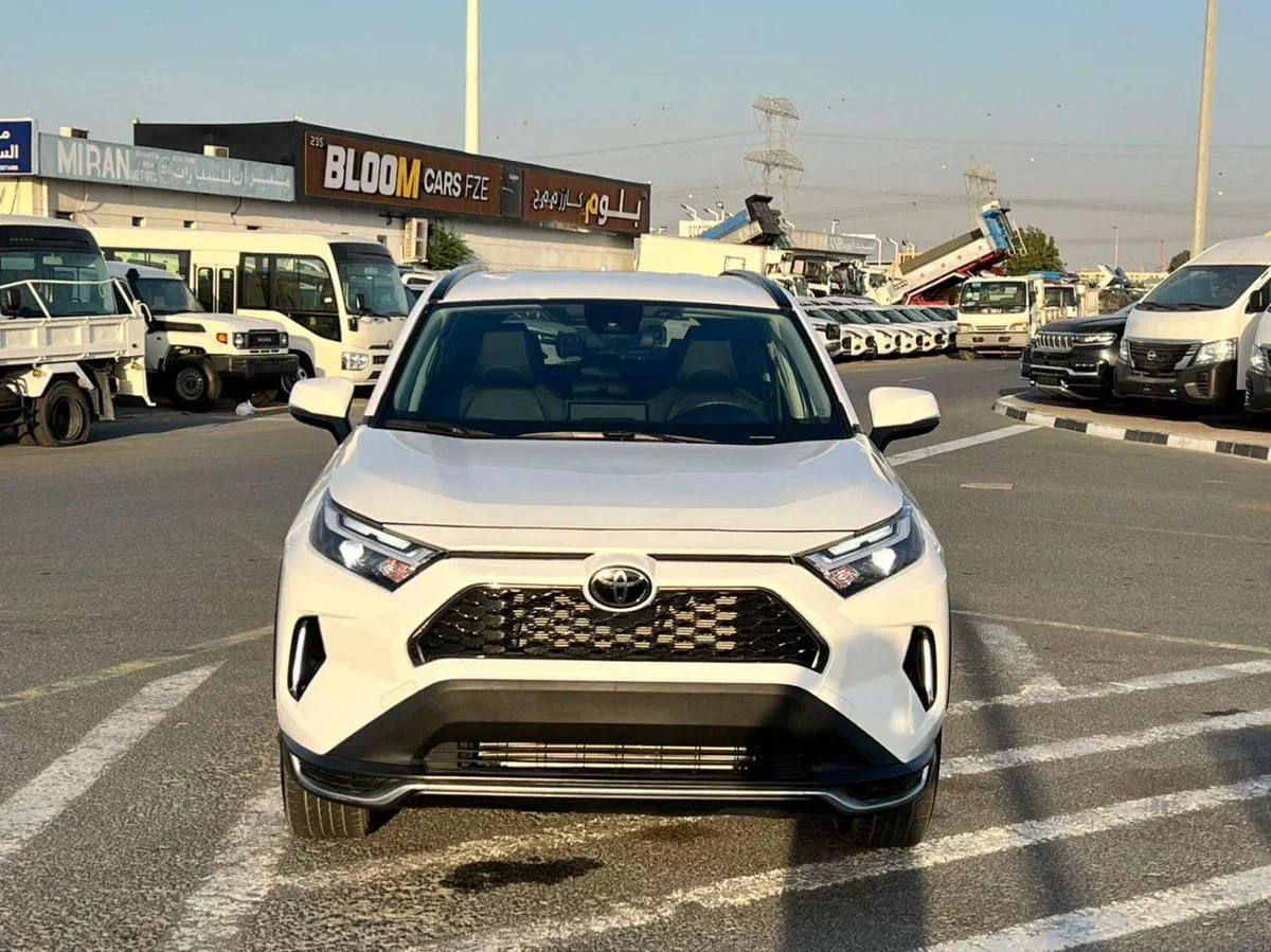 Toyota RAV4 XLE 2025 Toyota Rav4 Full Option 2.5L V4 - Rear Camera - Leather Seat - AWD 4x4 - Push Start-1-0