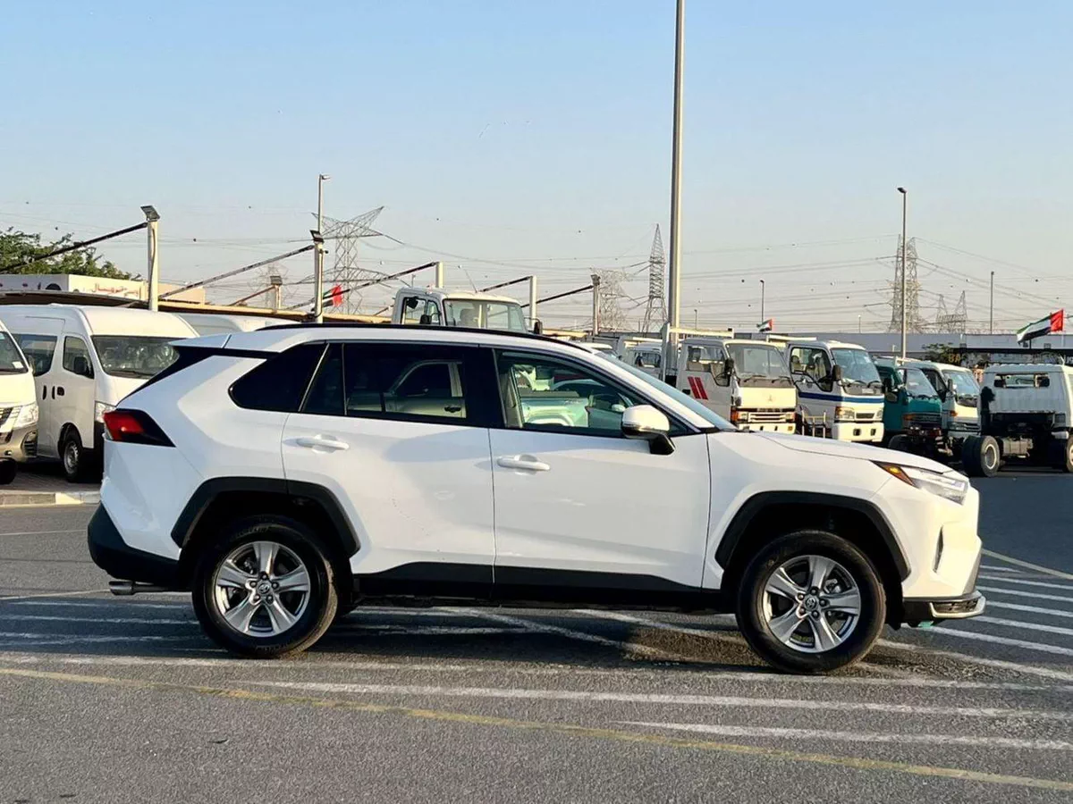Toyota RAV4 XLE 2025 Toyota Rav4 Full Option 2.5L V4 - Rear Camera - Leather Seat - AWD 4x4 - Push Start-8-0