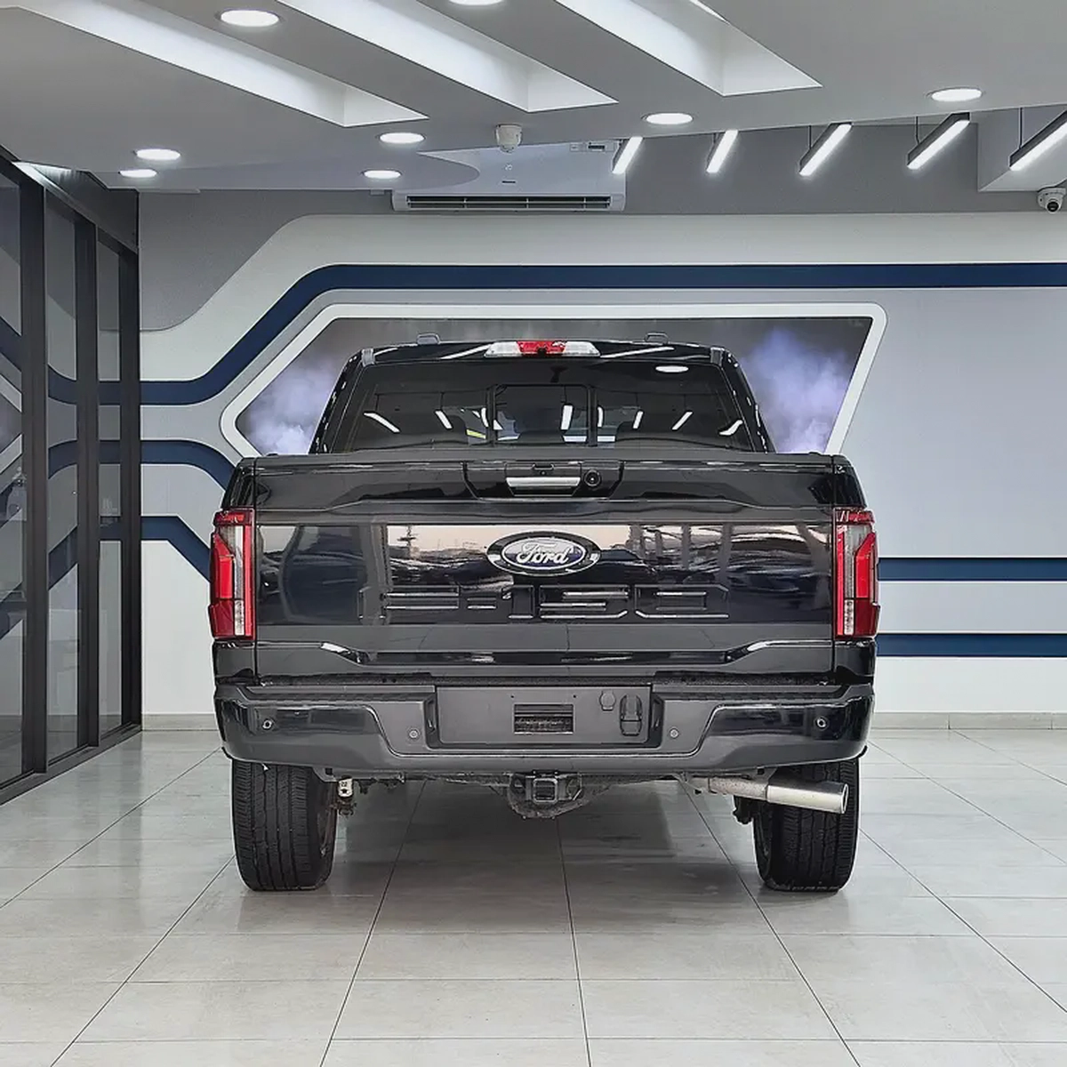 2024 - Ford F-150 Platinum Power Boost-4-4