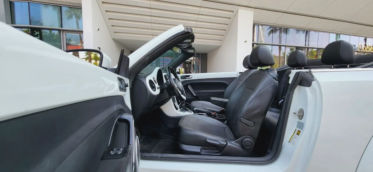 2019 Volkswagen Beetle -2.0L-4 Cyl-Excellent Condition-14-14