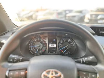 Toyota Hilux ADVENTURE EXPORT ONLY - HILUX 4.0L (WITH AIR COMPRESSOR)-17