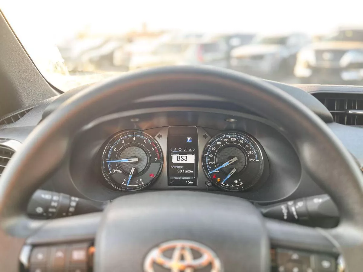 Toyota Hilux ADVENTURE EXPORT ONLY - HILUX 4.0L (WITH AIR COMPRESSOR)-17-0