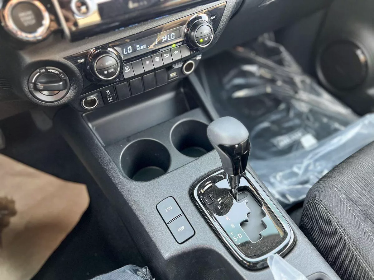 Toyota Hilux ADVENTURE EXPORT ONLY - HILUX 4.0L (WITH AIR COMPRESSOR)-19-0