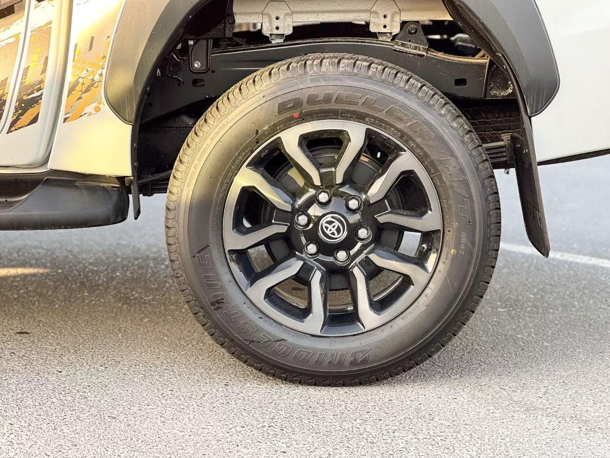 Toyota Hilux ADVENTURE EXPORT ONLY - HILUX 4.0L (WITH AIR COMPRESSOR)-8-0