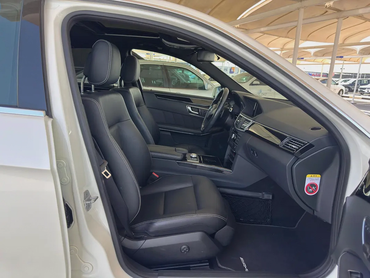 Mercedes-Benz E550 V8 Neat and Clean car ready to Drive-10-10