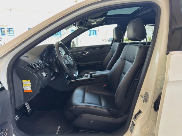 Mercedes-Benz E550 V8 Neat and Clean car ready to Drive