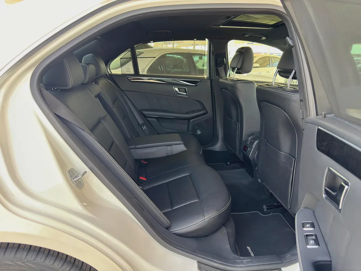 Mercedes-Benz E550 V8 Neat and Clean car ready to Drive-13-13