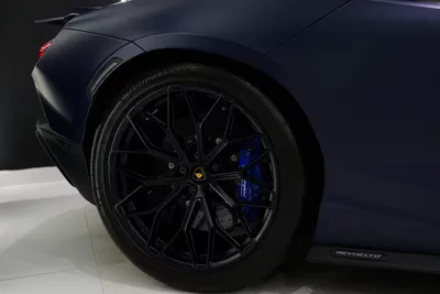 Lamborghini Revuelto-1
