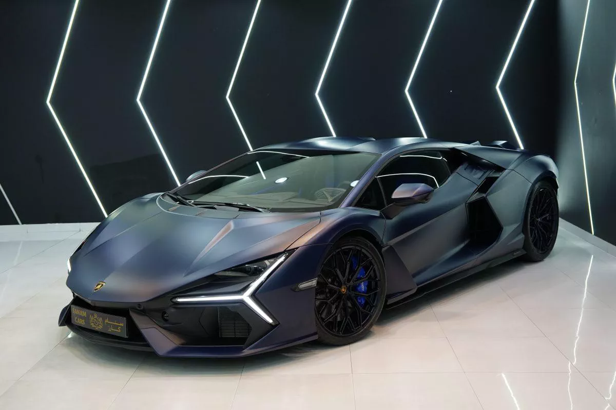 Lamborghini Revuelto