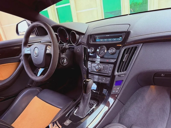 كاديلاك CTS V خليجي موديل 2013 فل اوبشن