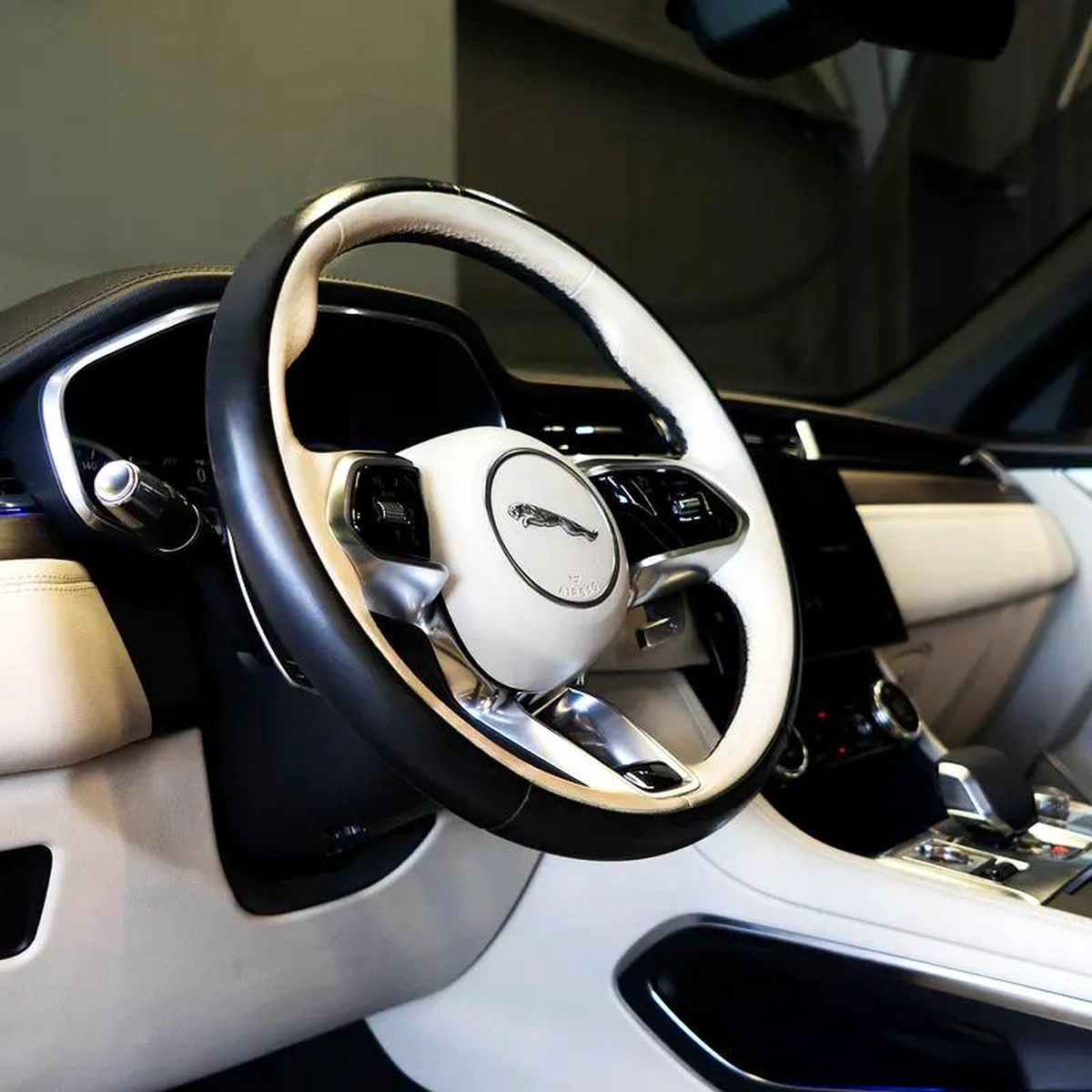 AED 2,107 p.m • 0% Downpayment • Jaguar F-Pace P250 S • 1 Year Warranty-3-3