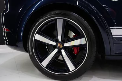 Porsche Cayenne GTS Coupe 2025-19