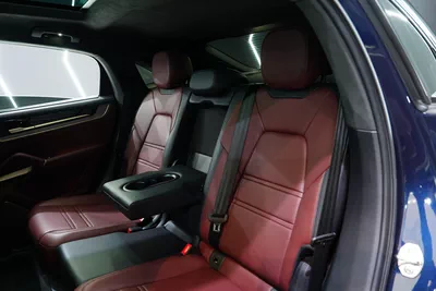 Porsche Cayenne GTS Coupe 2025-9