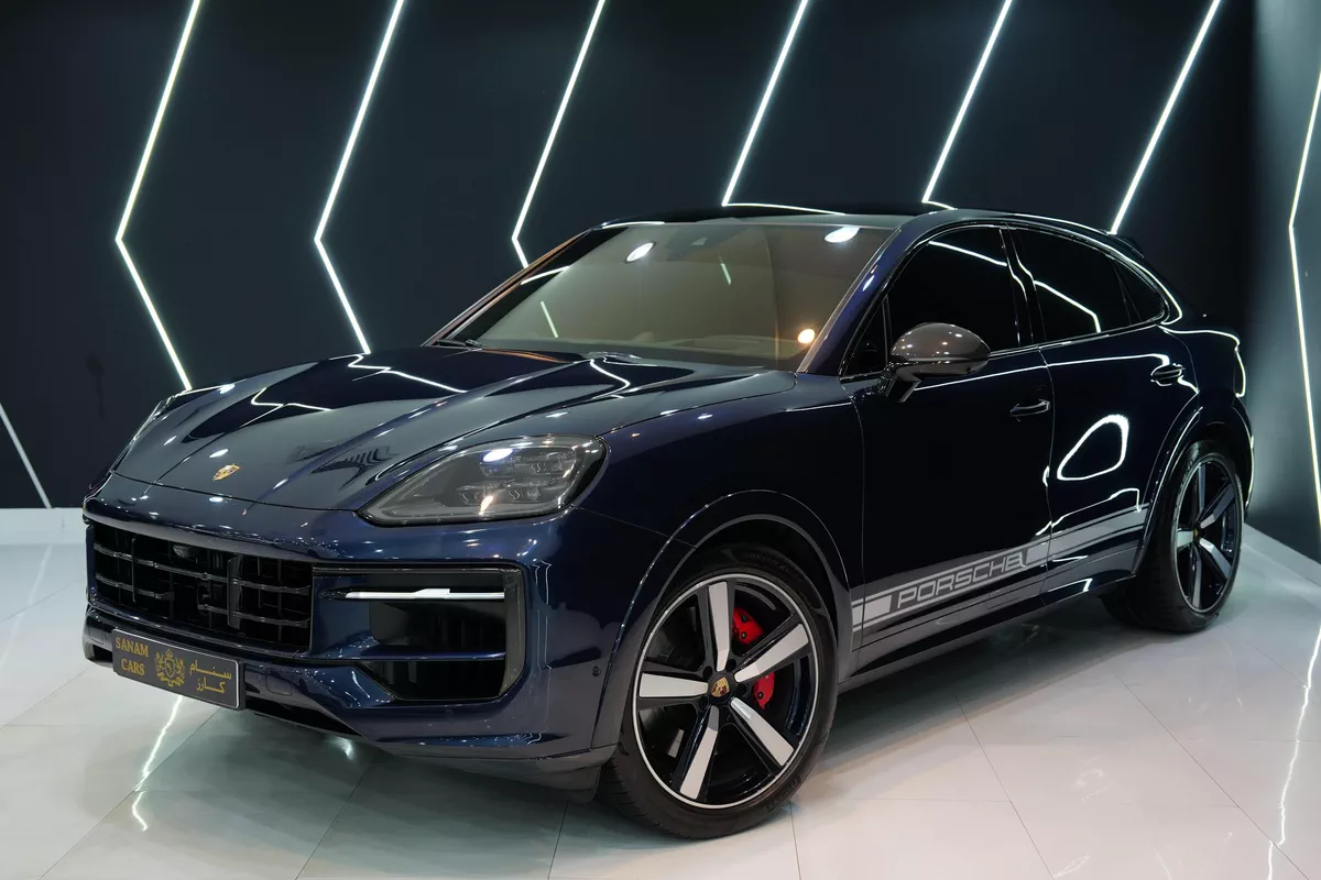 Porsche Cayenne GTS Coupe 2025