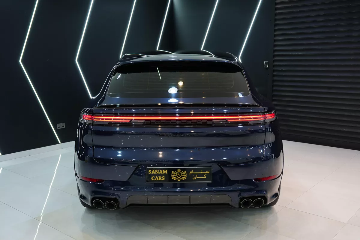 Porsche Cayenne GTS Coupe 2025-17-17