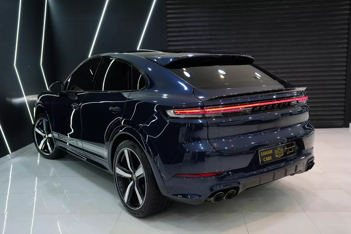 Porsche Cayenne GTS Coupe 2025-18-18