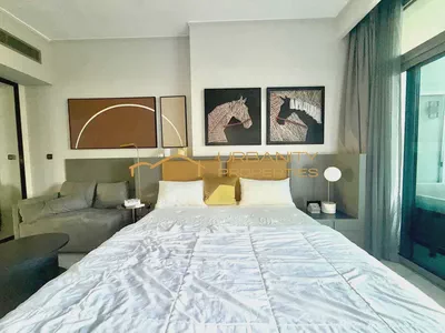 Fully Furnished Studio | Canal View | Ready to Move In | High Floor | Prime Business Bay Location-3