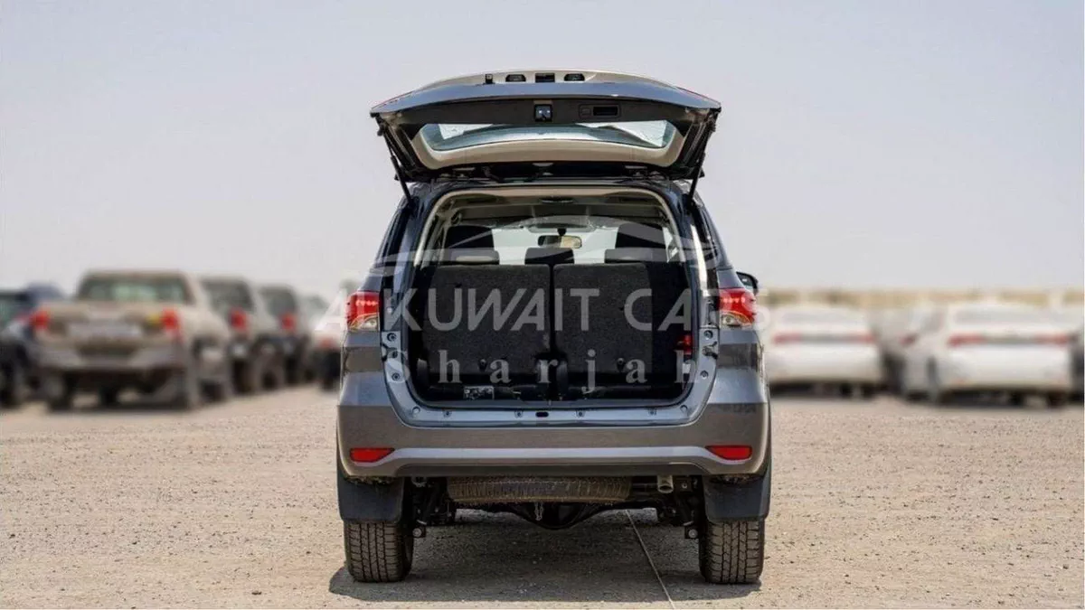 Toyota Fortuner GX2 Toyota Fortuner 2.4L Diesel AT 4X4 MY2024-9-0