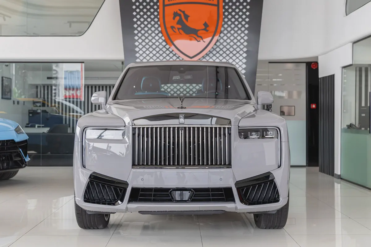 ROLLS ROYCE CULLINAN | BLACK BADGE | BESPOKE PREMIUM AUDIO  | DUALITY SEATS | European Specs | 2026-1-1