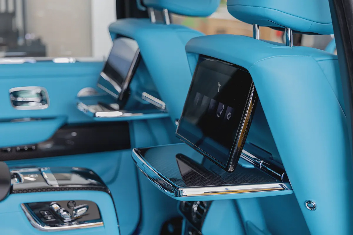 ROLLS ROYCE CULLINAN | BLACK BADGE | BESPOKE PREMIUM AUDIO  | DUALITY SEATS | European Specs | 2026-11-11