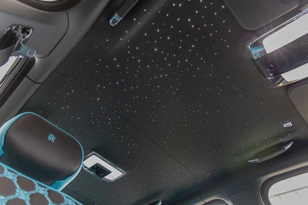 ROLLS ROYCE CULLINAN | BLACK BADGE | BESPOKE PREMIUM AUDIO  | DUALITY SEATS | European Specs | 2026