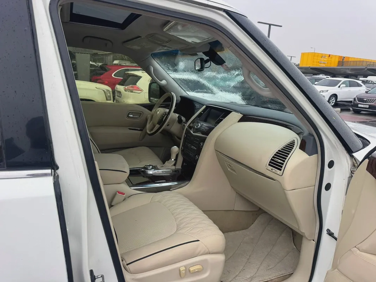 Nissan Patrol LE 2012 - GCC Specs - Well Maintained-1-1