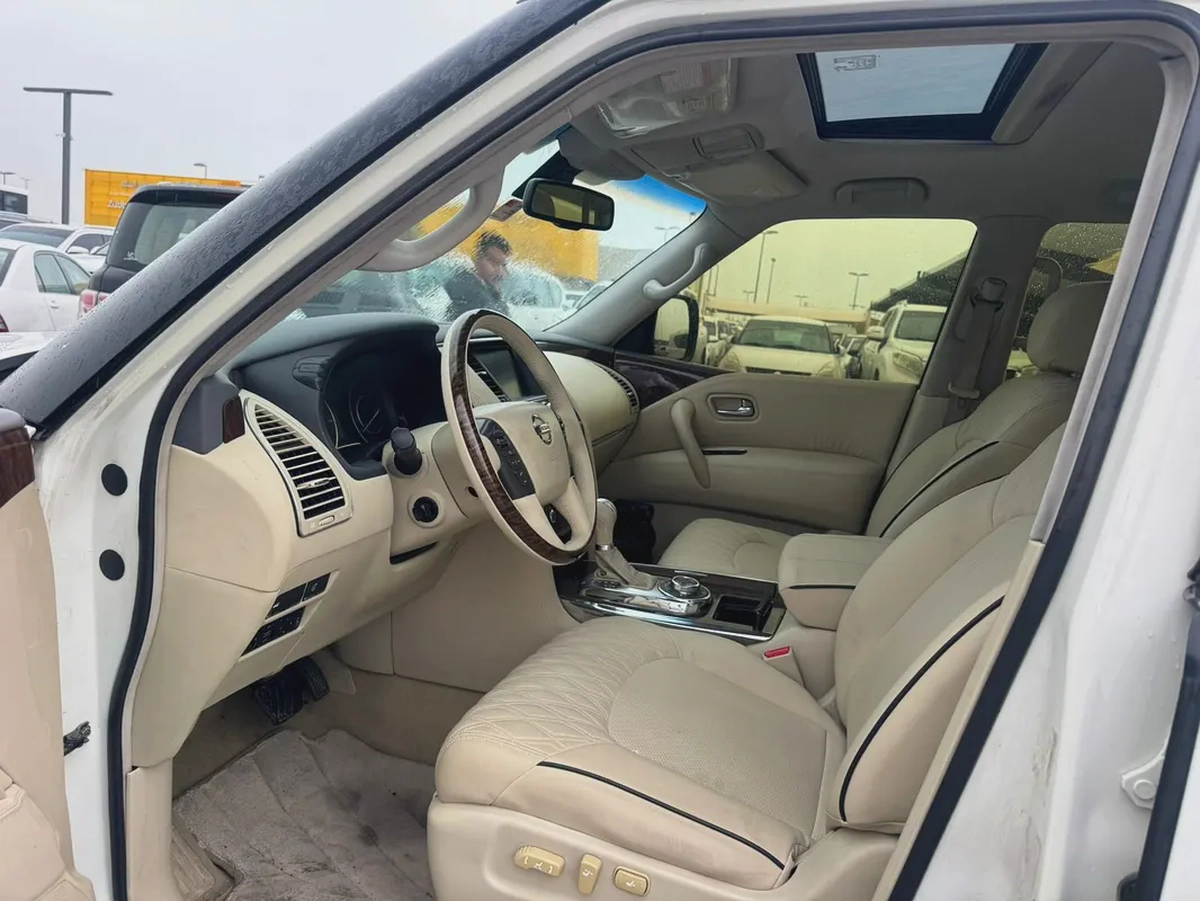 Nissan Patrol LE 2012 - GCC Specs - Well Maintained-6-6