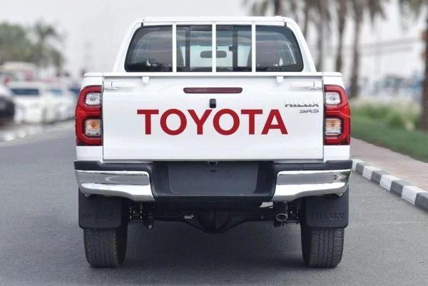 Toyota Hilux 2.7L A/T petrol MY2025 for export only