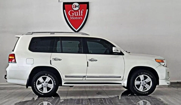 Toyota Land Cruiser VXR 5.7L-8CYL EXCELLENT CONDITION 