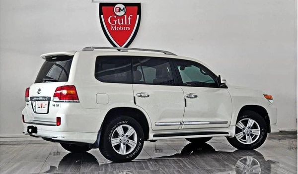 Toyota Land Cruiser VXR 5.7L-8CYL EXCELLENT CONDITION 