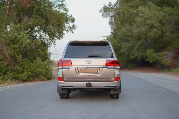 Land Cruiser GXR | Platinum Edition | GCC Specs | REF #T38206