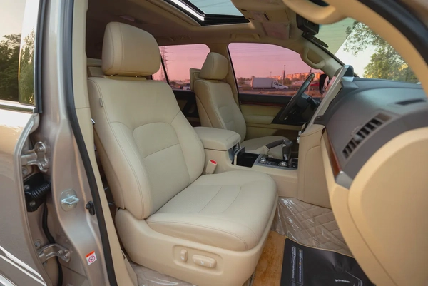 Land Cruiser GXR | Platinum Edition | GCC Specs | REF #T38206