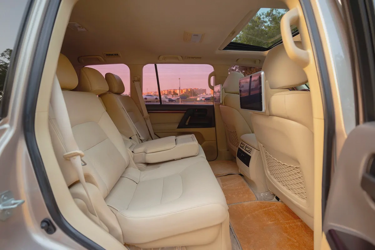 Land Cruiser GXR | Platinum Edition | GCC Specs | REF #T38206-12-12
