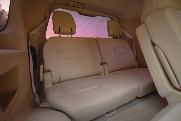 Land Cruiser GXR | Platinum Edition | GCC Specs | REF #T38206