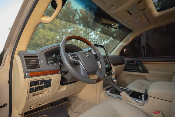 Land Cruiser GXR | Platinum Edition | GCC Specs | REF #T38206