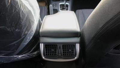 Toyota Hilux TOYOTA 2.4L D DC 4WD AT Full option-9