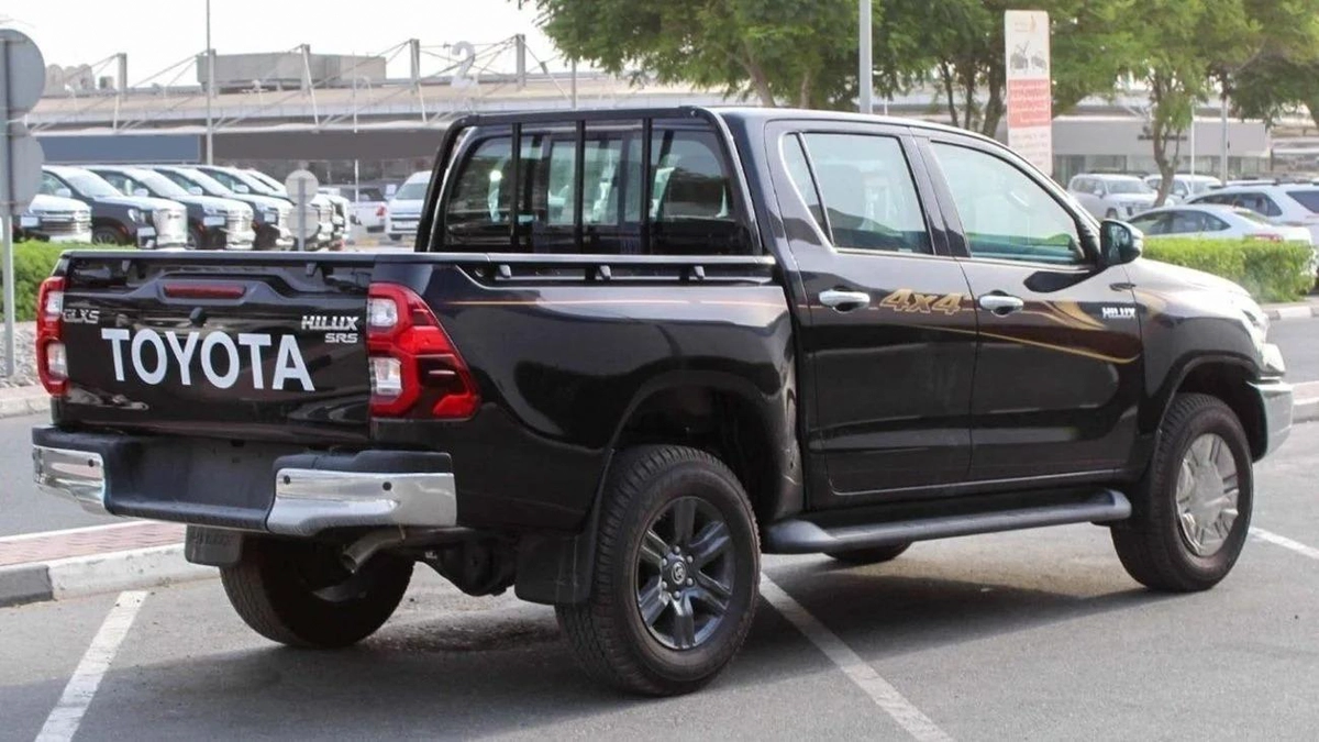 Toyota Hilux TOYOTA 2.4L D DC 4WD AT Full option-12-12