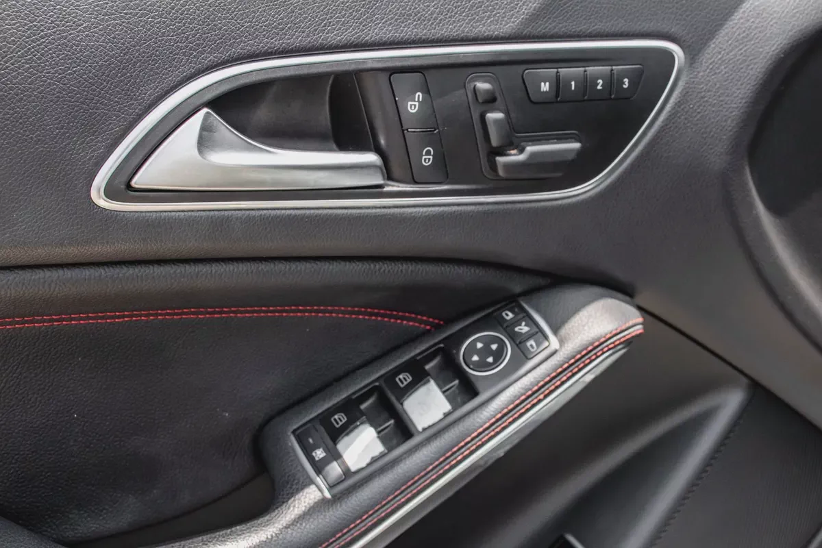 Mercedes-Benz GLA 45 AMG 4MATIC – 2015-12-12