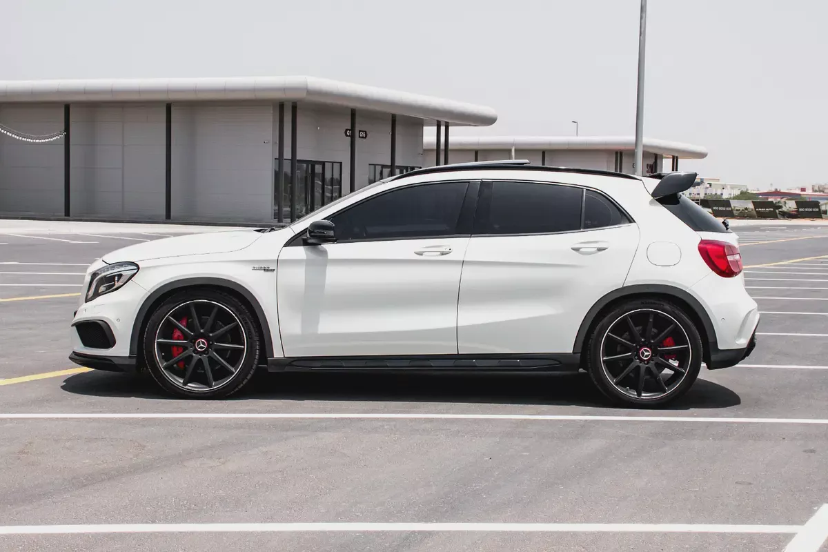 Mercedes-Benz GLA 45 AMG 4MATIC – 2015-2-2